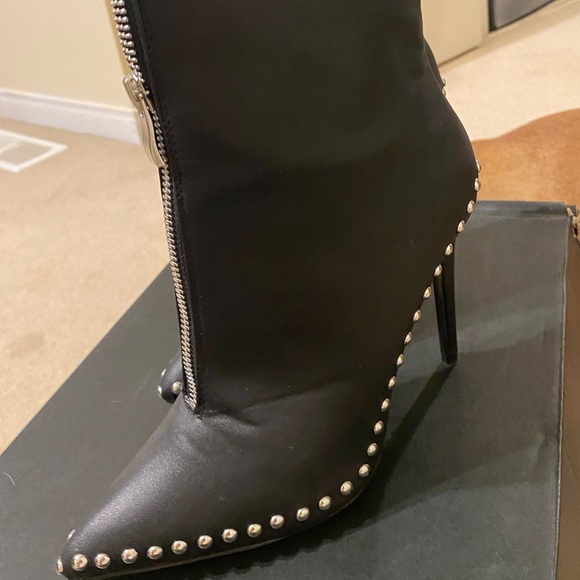 Boots - Picture 4 of 4